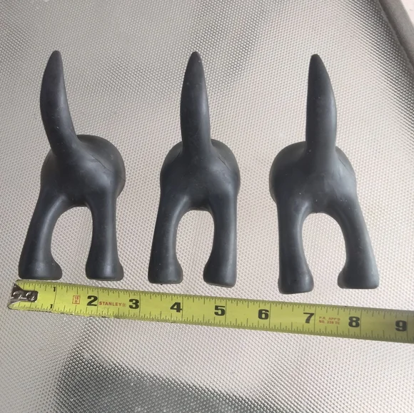 Three dog tail hooks - Picture 5 of 6